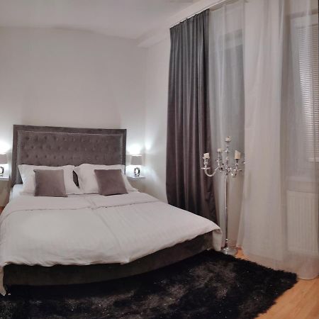 2 Izbovy Byt 60M2 V Centre Na Bakossovej, 24H Self Checkin Appartement Banská Bystrica Buitenkant foto
